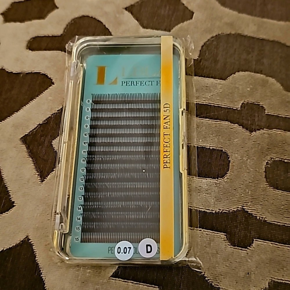 LBLA Perfect fan volume lashes
